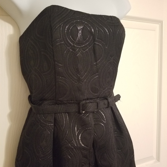Limited Edition Dresses & Skirts - Strapless Black Dress